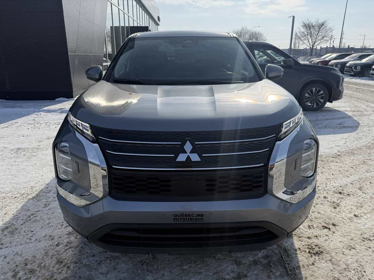 2024 Mitsubishi Outlander ES S-AWC, Sièges chauffants, 7 passagers - Image 7