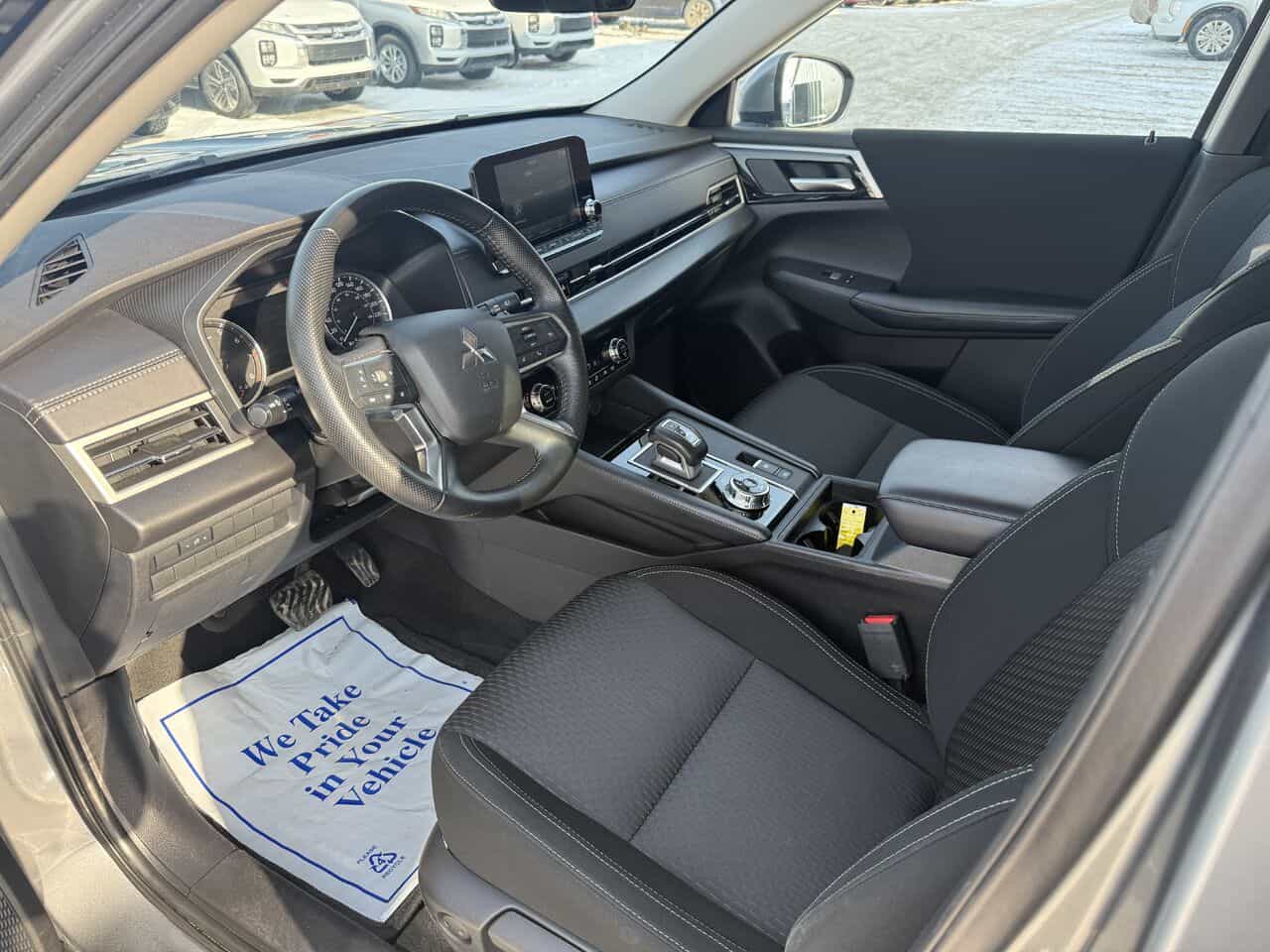 2024 Mitsubishi Outlander ES S-AWC, Sièges chauffants, 7 passagers - Image 12