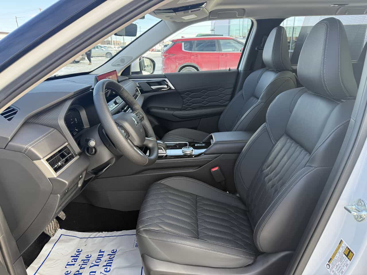 2025 Mitsubishi Outlander SEL S-AWC, Siège électrique, Volant chauffant - Image 18