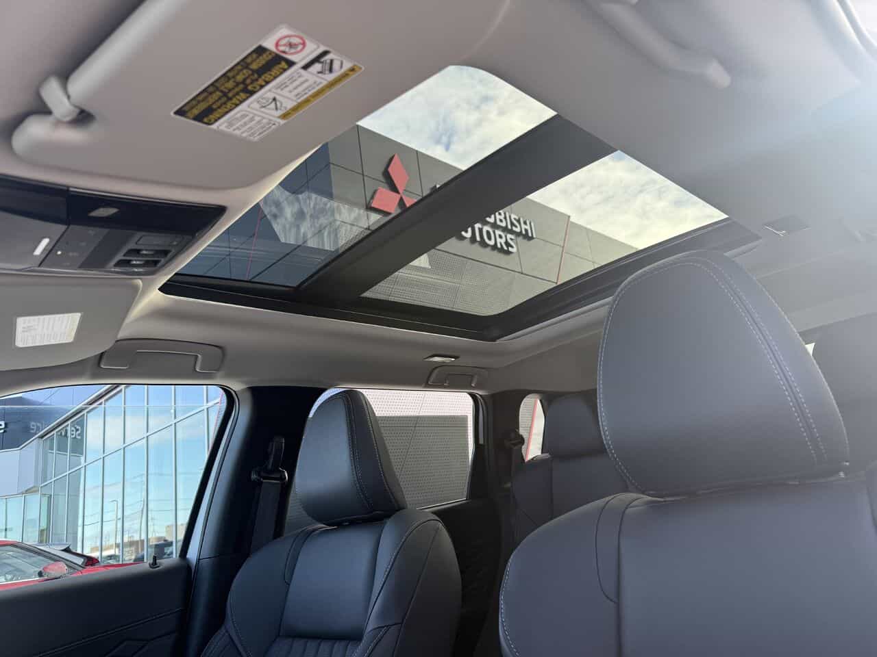 2025 Mitsubishi Outlander SEL S-AWC, Siège électrique, Volant chauffant - Image 19