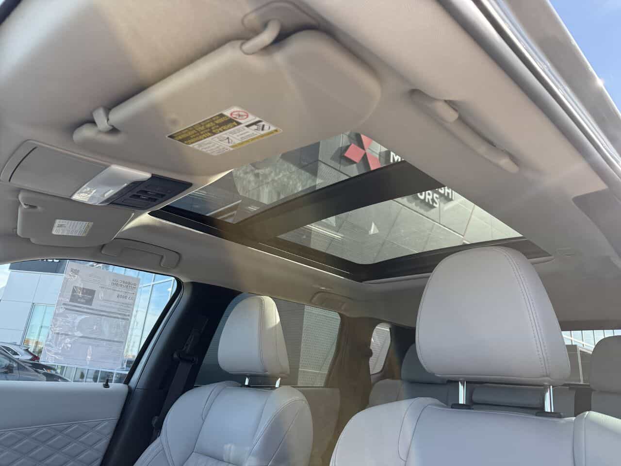 2023 Mitsubishi Outlander PHEV SEL S-AWC, Volant chauffant, 7 passagers - Image 16