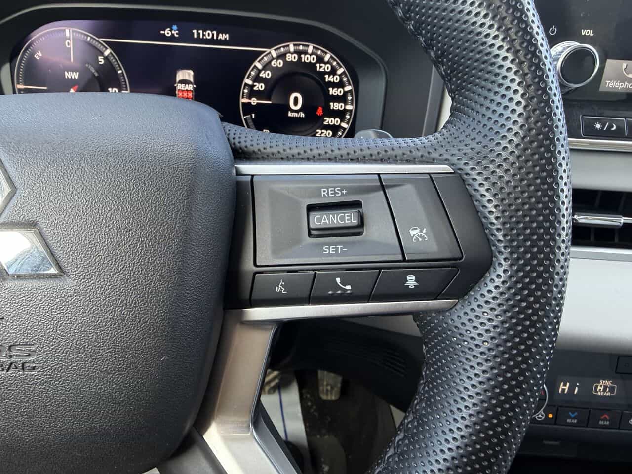 2023 Mitsubishi Outlander PHEV SEL S-AWC, Volant chauffant, 7 passagers - Image 23