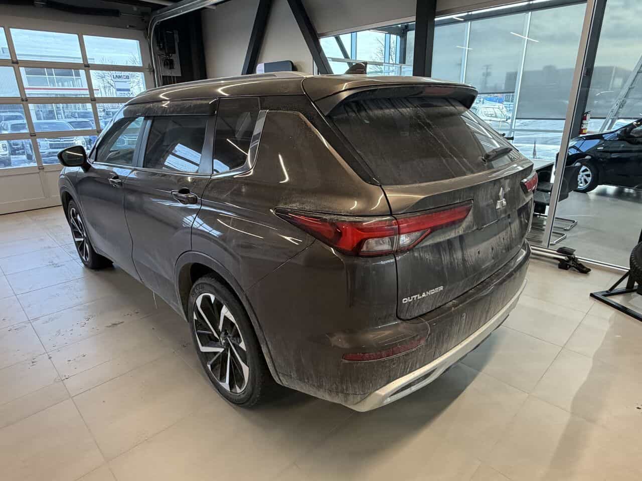 2023 Mitsubishi Outlander SEL S-AWC, Toit pano, Volant chauffant, Démarreur à distance - Image 6