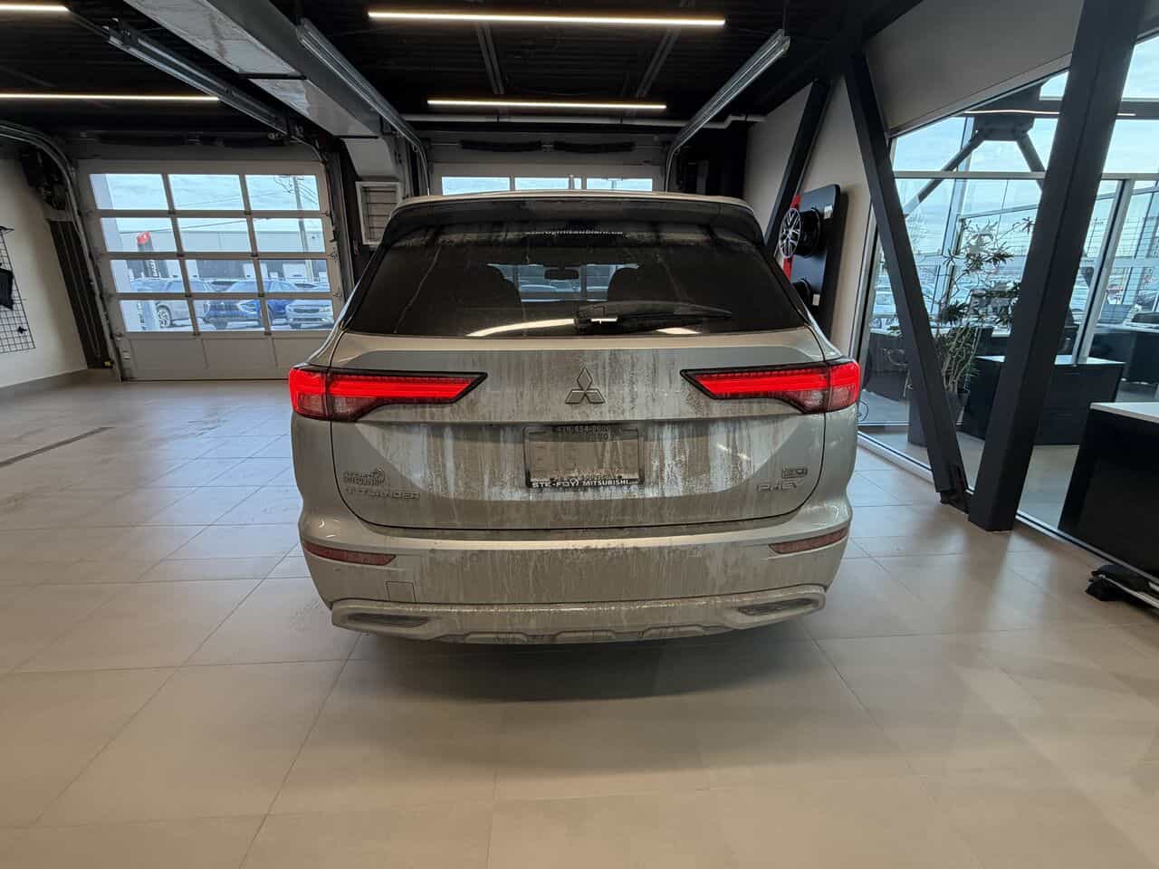 2023 Mitsubishi Outlander PHEV SEL S-AWC, 7 passagers, Hybride, Volant chauffant - Image 8