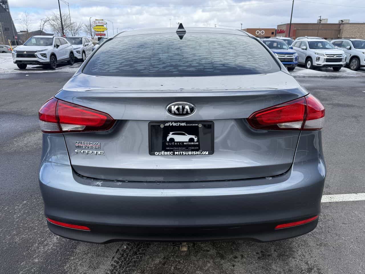 2023 Mitsubishi Outlander PHEV SEL S-AWC, 7 passagers, Hybride, Volant chauffant - Image 6