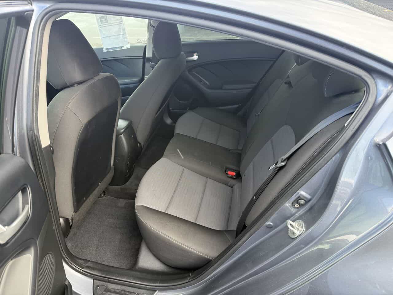 2023 Mitsubishi Outlander PHEV SEL S-AWC, 7 passagers, Hybride, Volant chauffant - Image 10