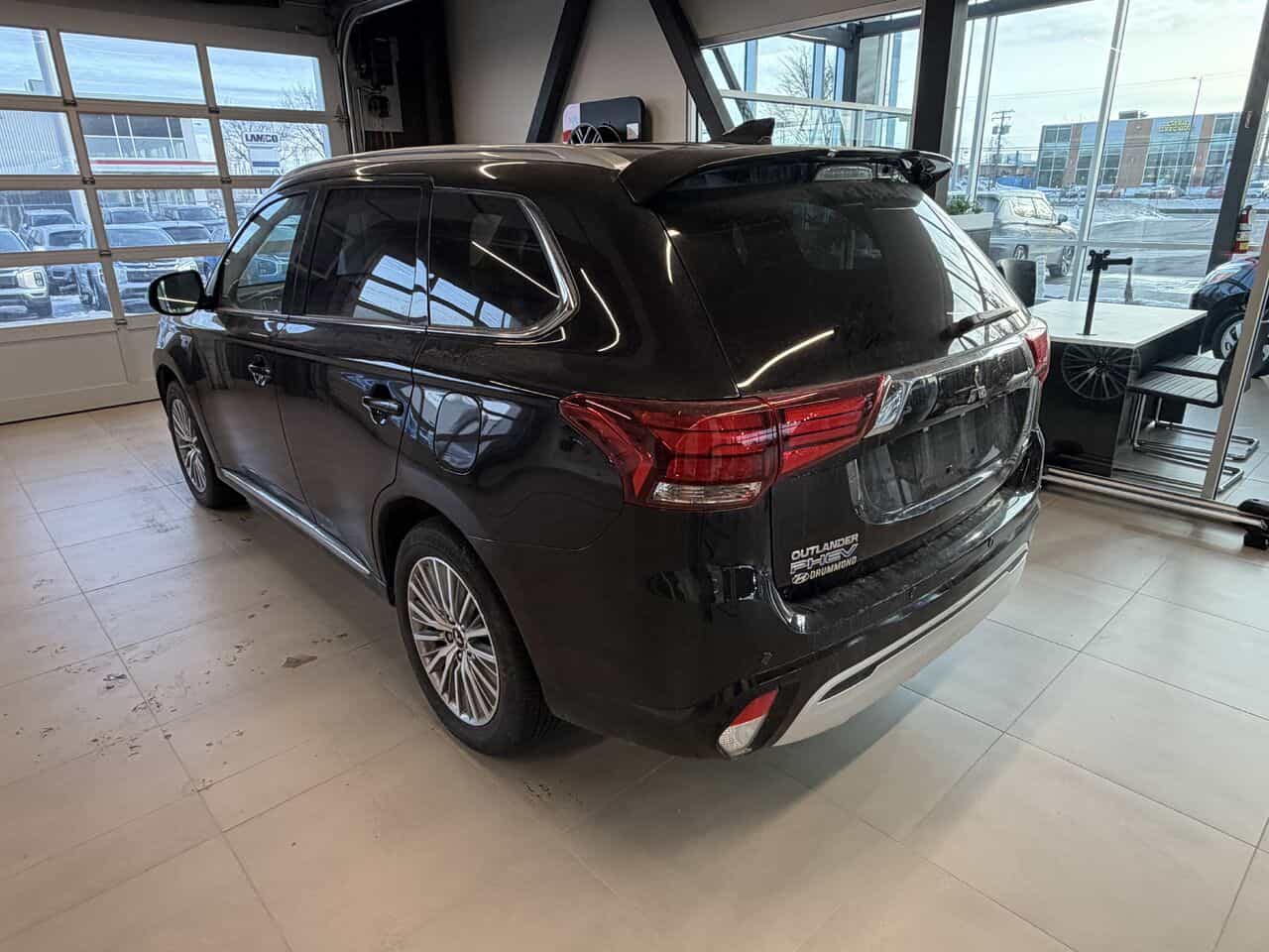 2021 Mitsubishi Outlander PHEV SEL S-AWC, Hybride, Entrée sans clef, Jamais accidenté - Image 6