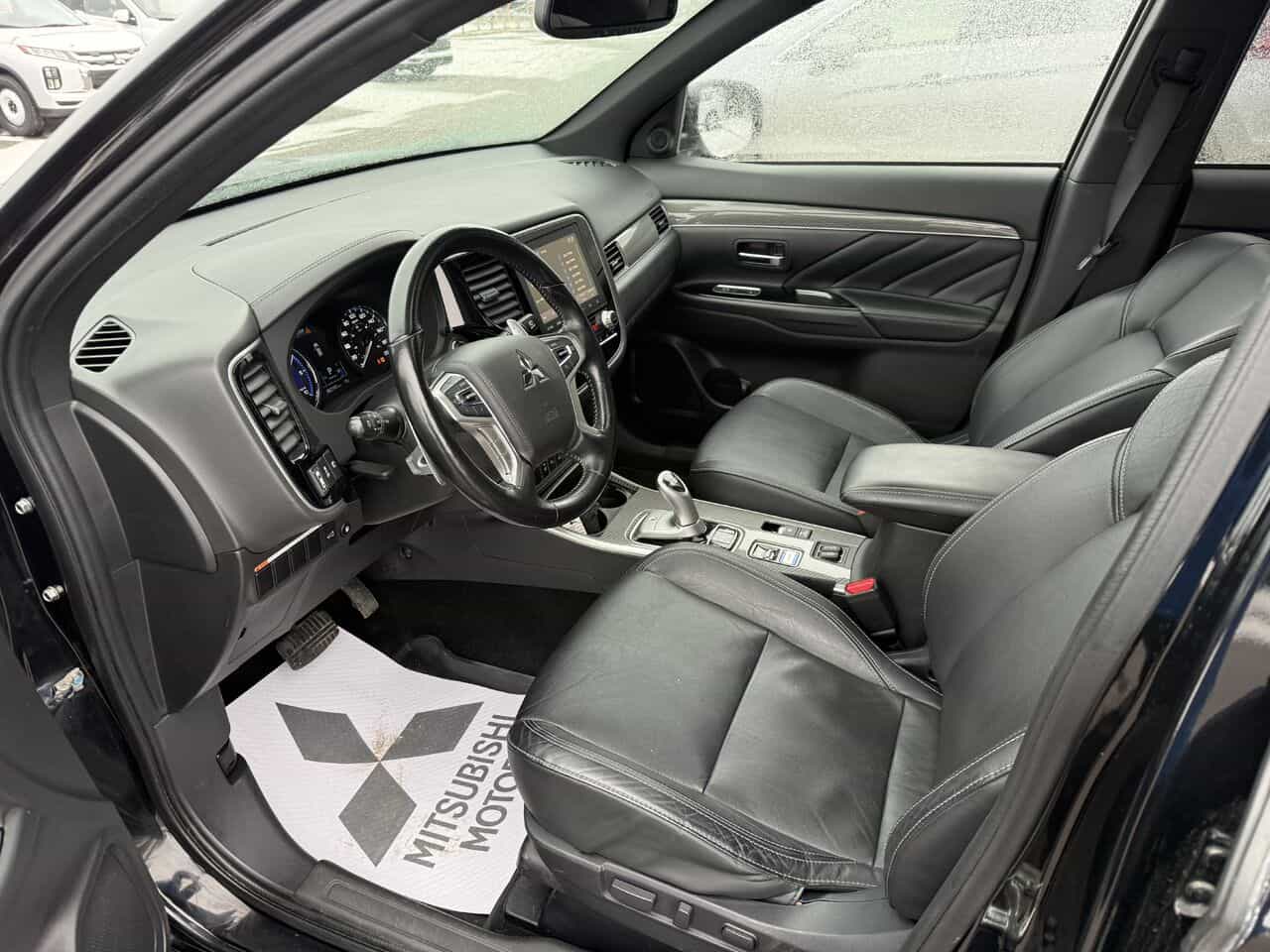 2021 Mitsubishi Outlander PHEV SEL S-AWC, Hybride, Entrée sans clef, Jamais accidenté - Image 12