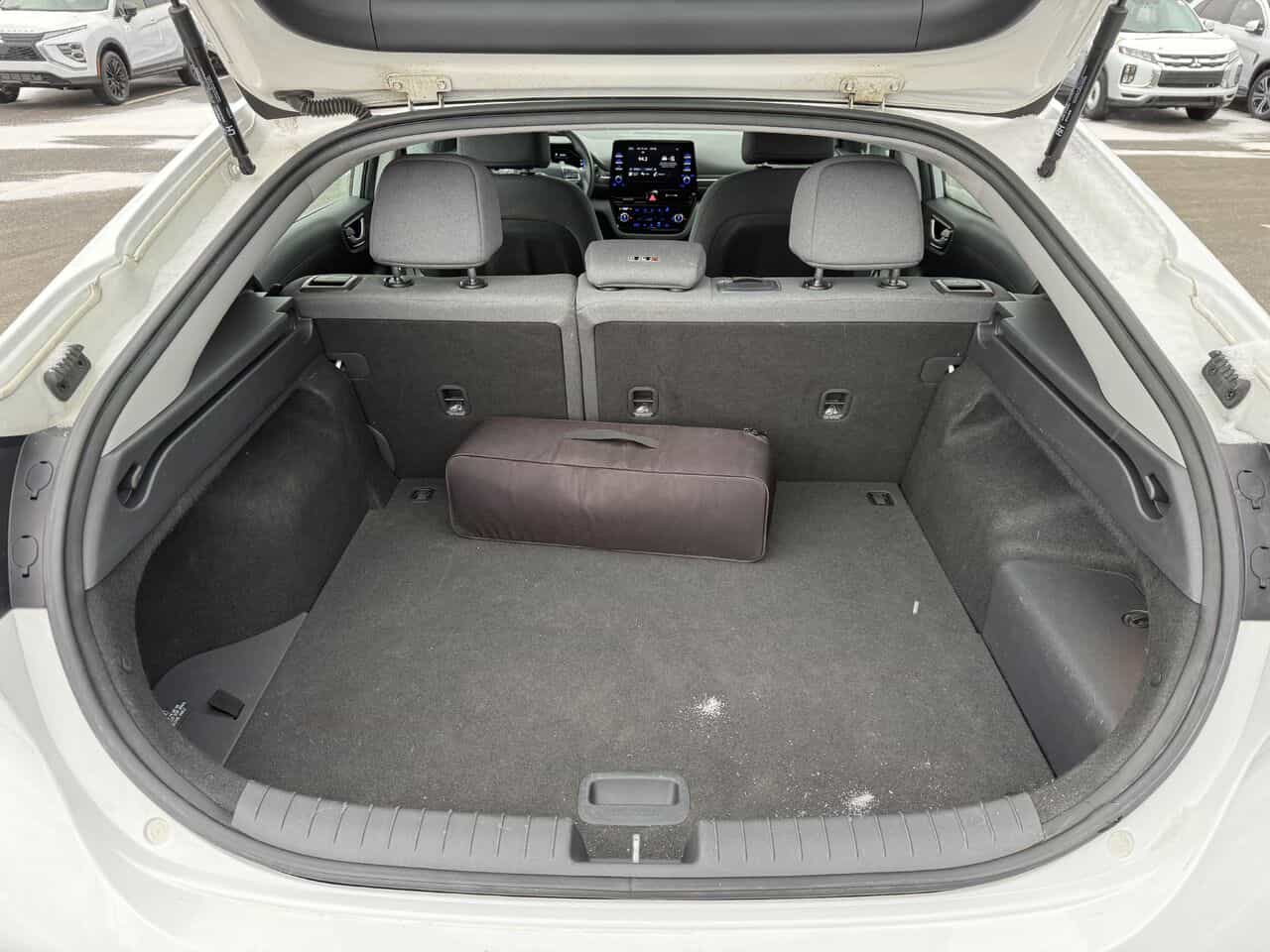 2021 Hyundai Ioniq Essential, Aides à la conduite, Climatisation multi-zones - Image 7