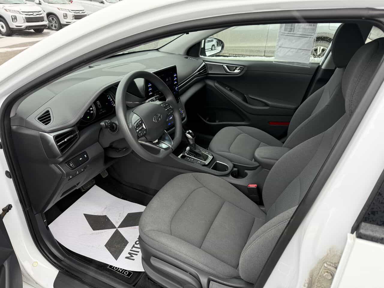 2021 Hyundai Ioniq Essential, Aides à la conduite, Climatisation multi-zones - Image 11