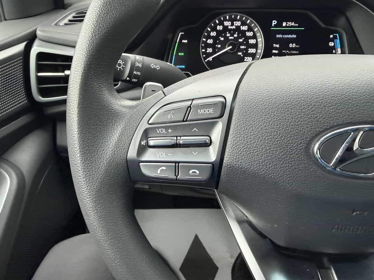 2021 Hyundai Ioniq Essential, Aides à la conduite, Climatisation multi-zones - Image 15