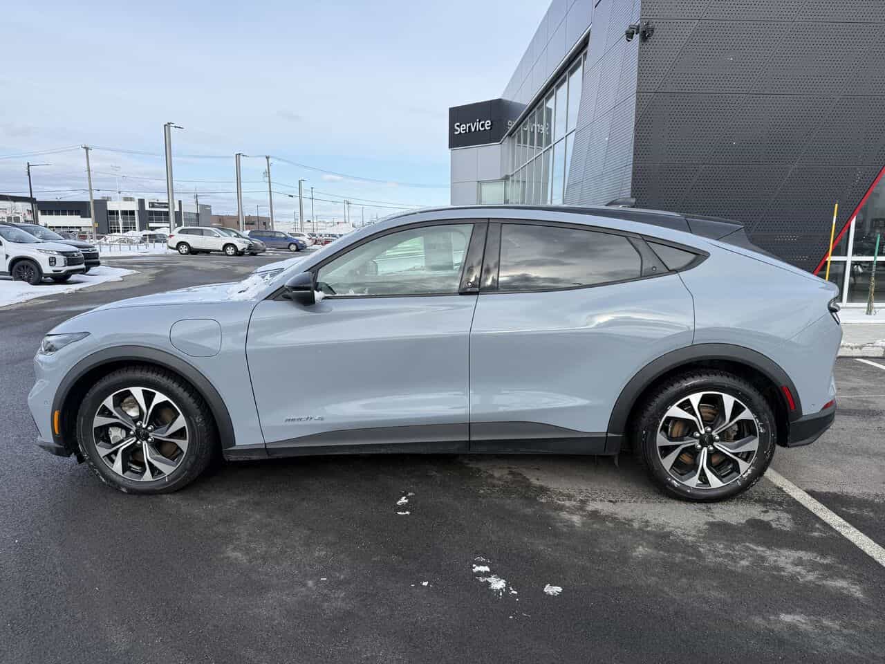 2024 Ford Mustang MACH-E Sélect Awd, Aides à la conduite, Hayon électrique - Image 2