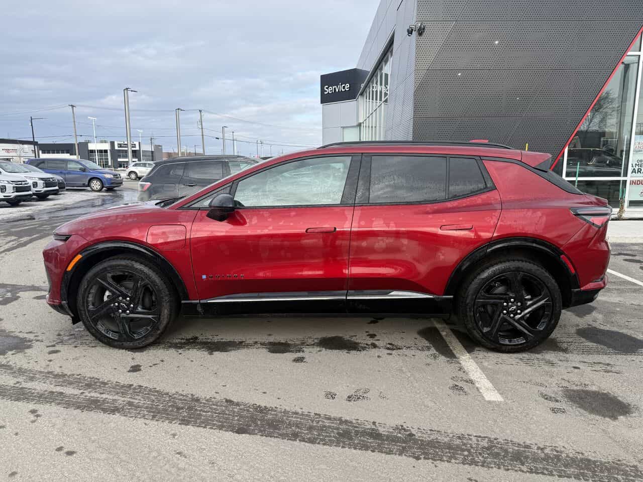 2025 Chevrolet Equinox EV RS, Volant chauffant, Toit pano - Image 2