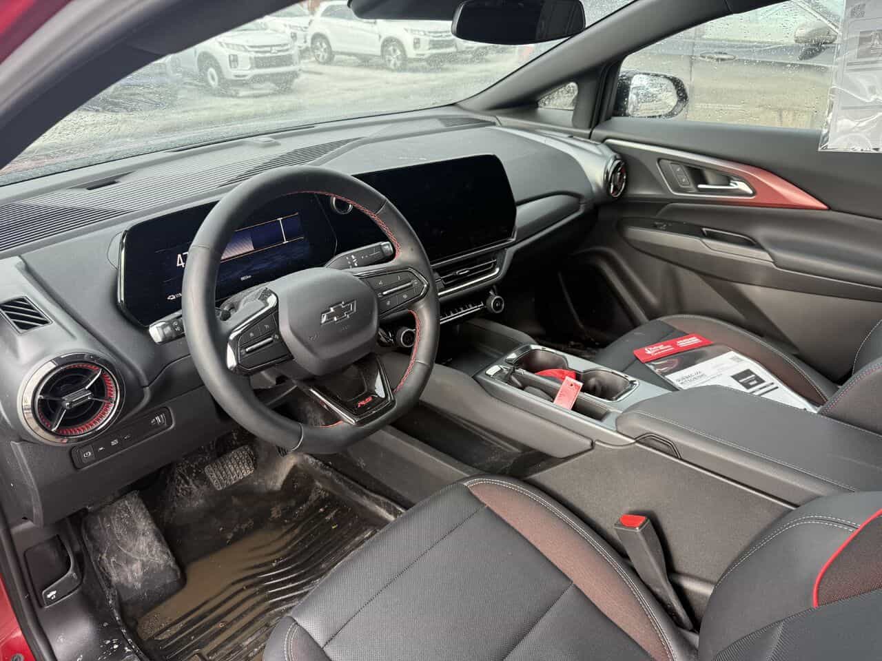 2025 Chevrolet Equinox EV RS, Volant chauffant, Toit pano - Image 14