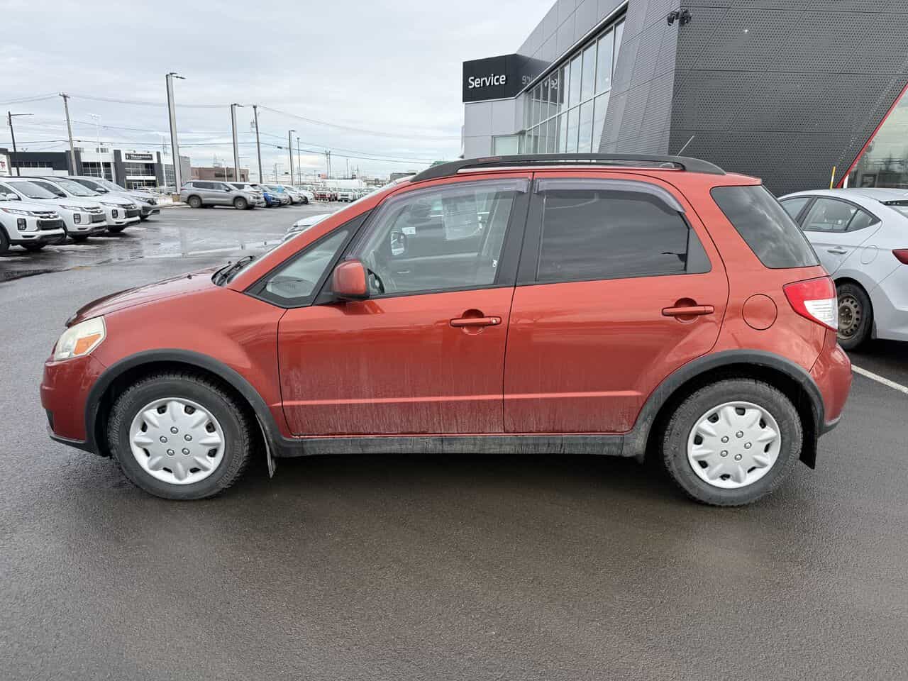 2011 Suzuki SX4 JX Awd, Régulateur de vitesse, Démarreur à distance, Lecteur MP3 - Image 2