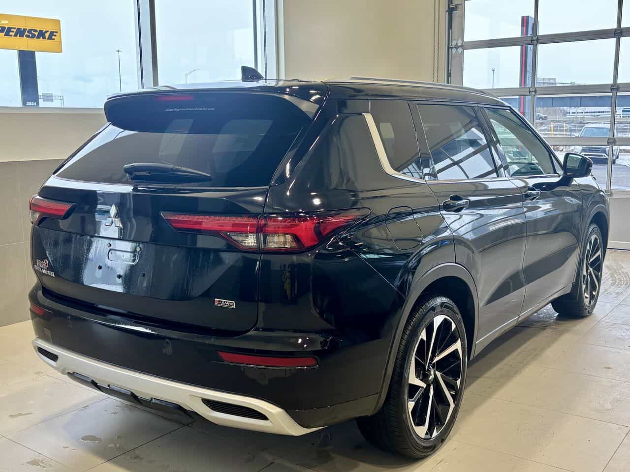 Image 8 Mitsubishi Outlander GT Premium S-AWC 2024