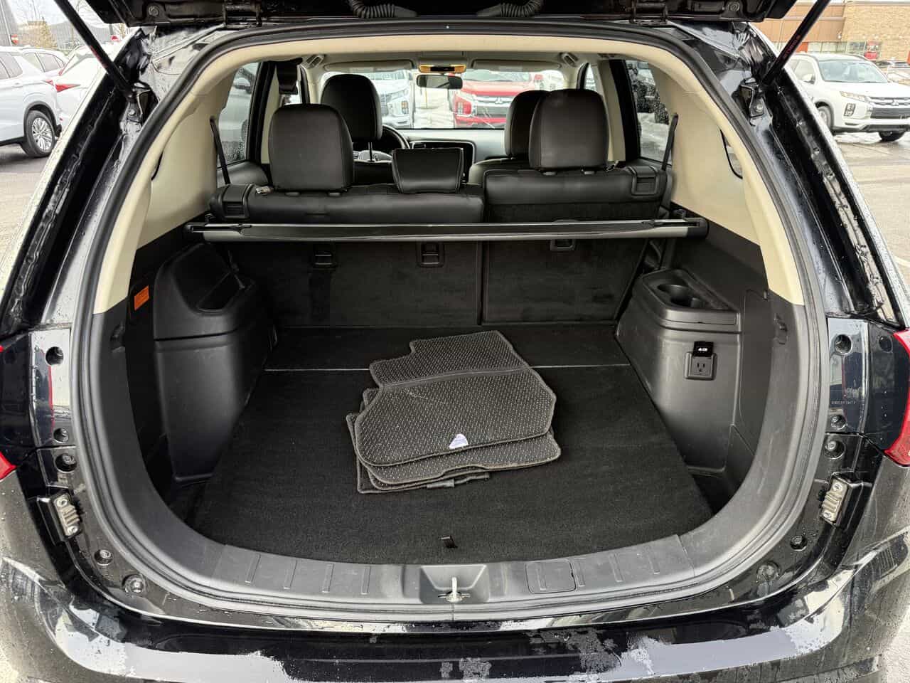 Image 8 Mitsubishi Outlander PHEV SE S-AWC, Sièges électriques, Entrée sans clef 2022