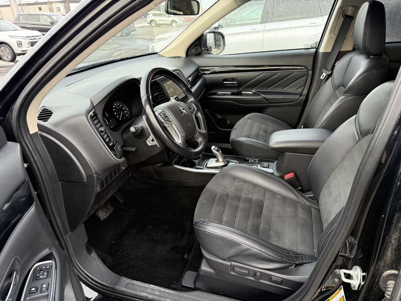 Image 12 Mitsubishi Outlander PHEV SE S-AWC, Sièges électriques, Entrée sans clef 2022