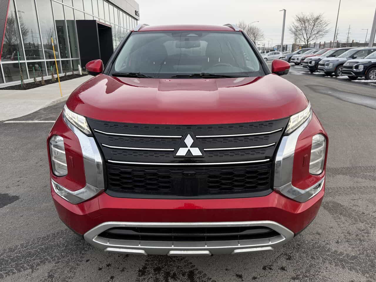 Image 7 Mitsubishi Outlander SEL S-AWC, 7 passagers, Toit pano, Volant chauffant 2023