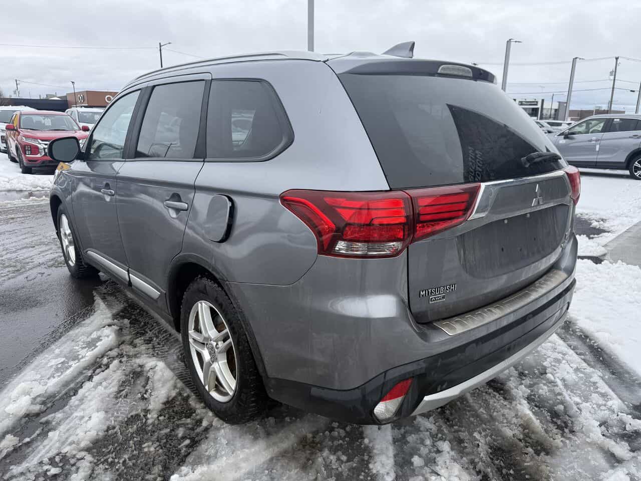 Image 3 Mitsubishi Outlander SE AWC, Toit ouvrant, Remorquage 3500lbs 2018