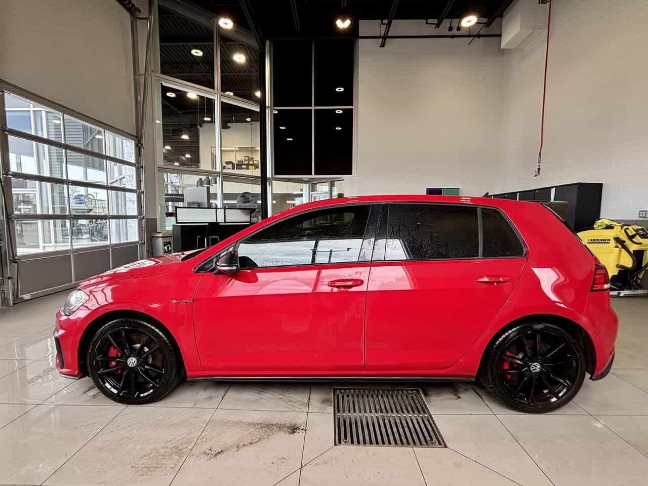 Image 10 Volkswagen Golf GTI Autobahn 2021