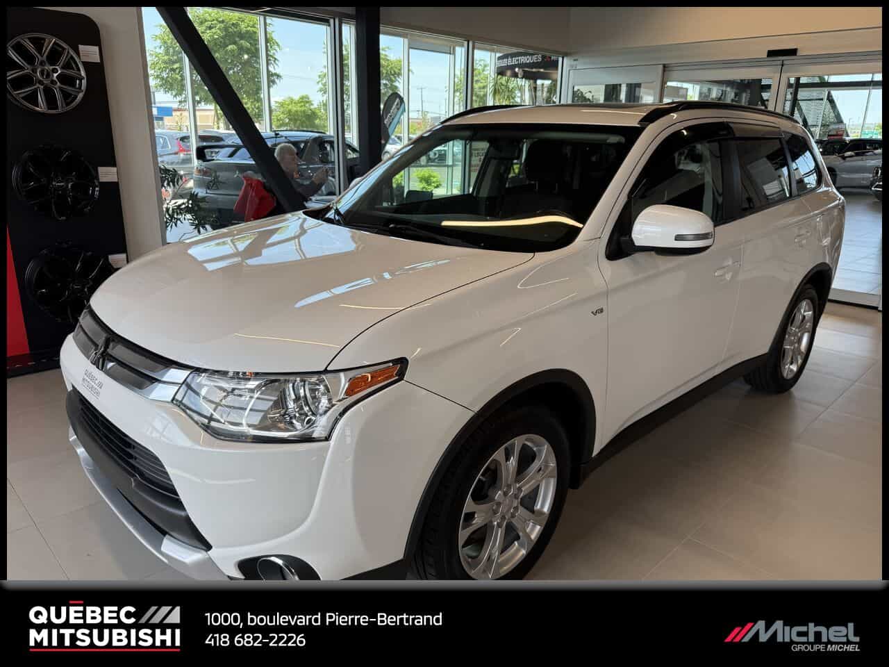 2015 Mitsubishi Outlander SE AWD, 7 passagers, Démarreur à distance - Image 1