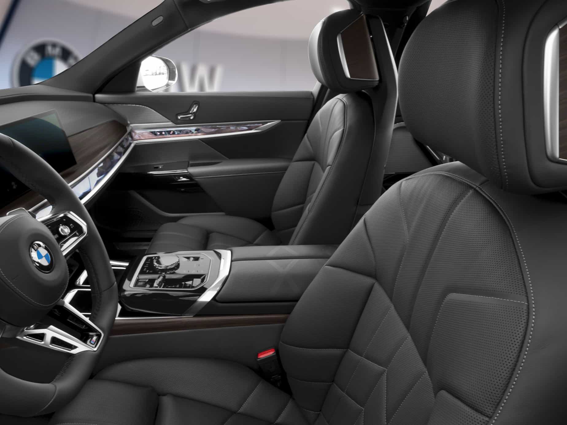 2025 BMW 760 xDrive Sedan - Image 5