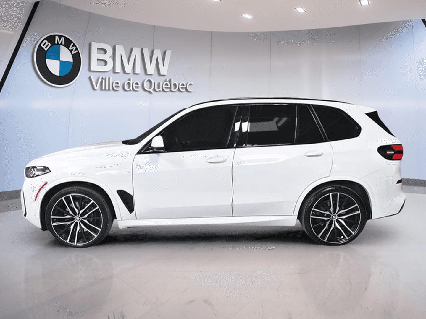 Image 5 BMW X5 xDrive40i véhicule d'activités sportives 2024