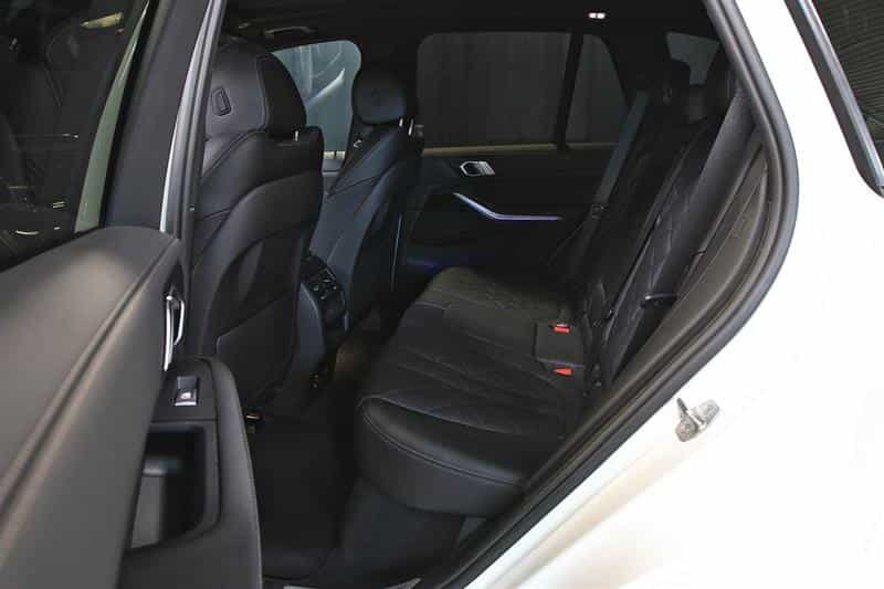 Image 17 BMW X5 xDrive40i véhicule d'activités sportives 2024