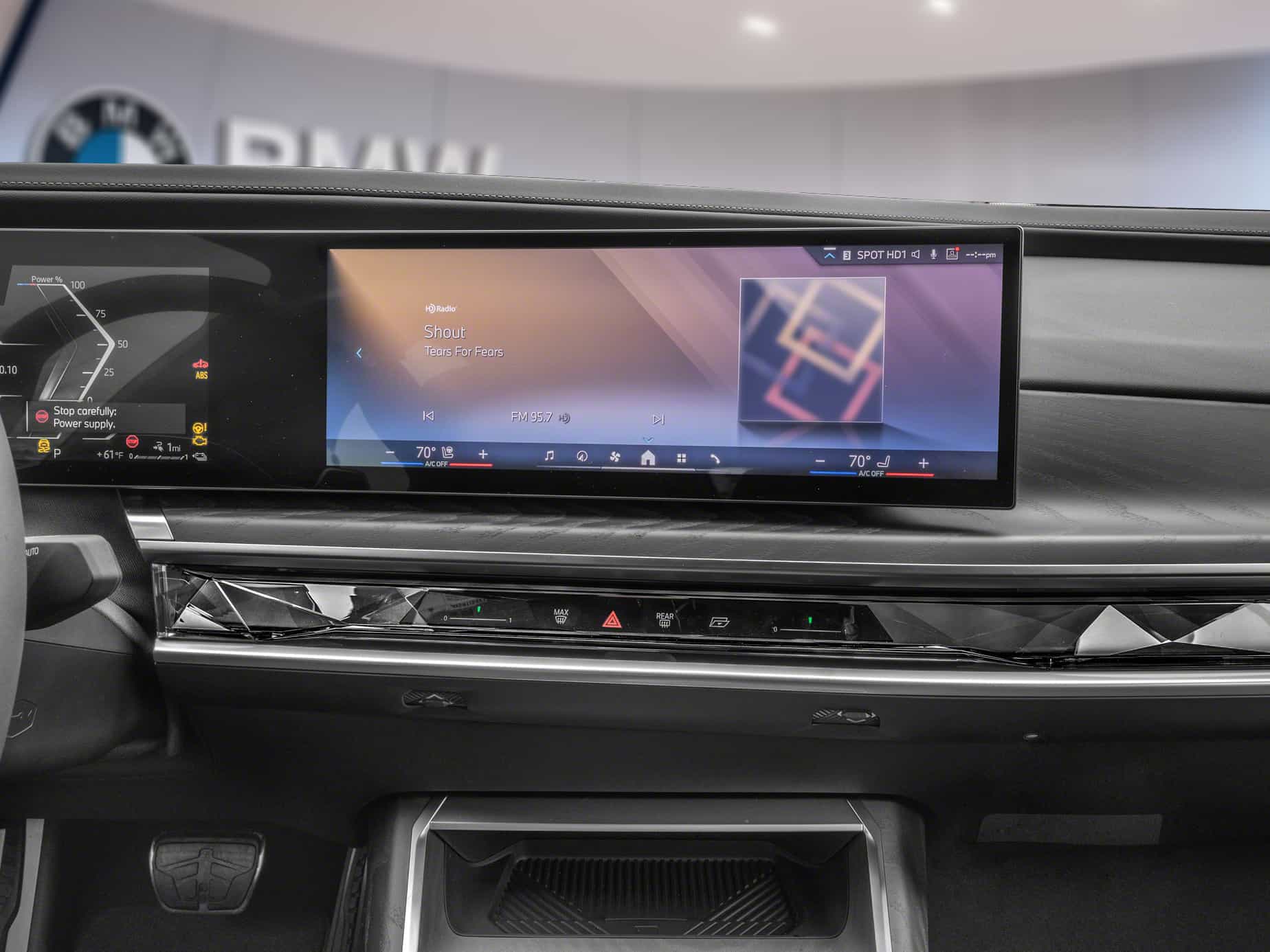 2026 BMW 750 xDrive Sedan - Image 6