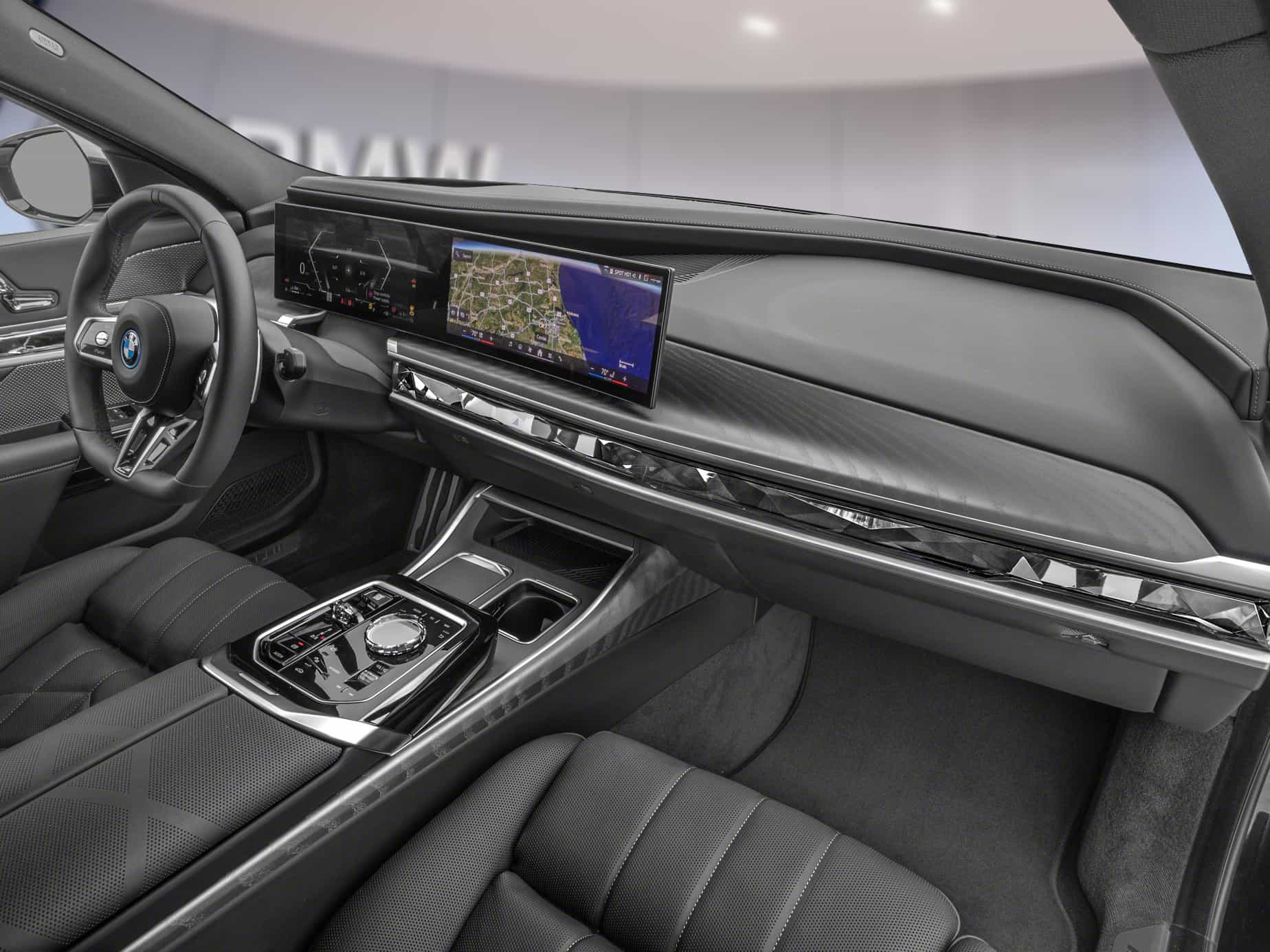 2026 BMW 750 xDrive Sedan - Image 11