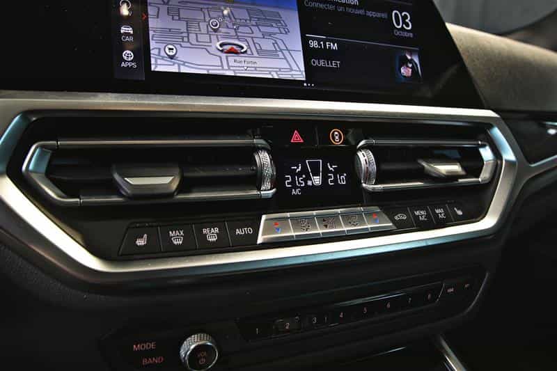 2022 BMW 3 Series 330i xDrive berline Amérique du Nord - Image 13