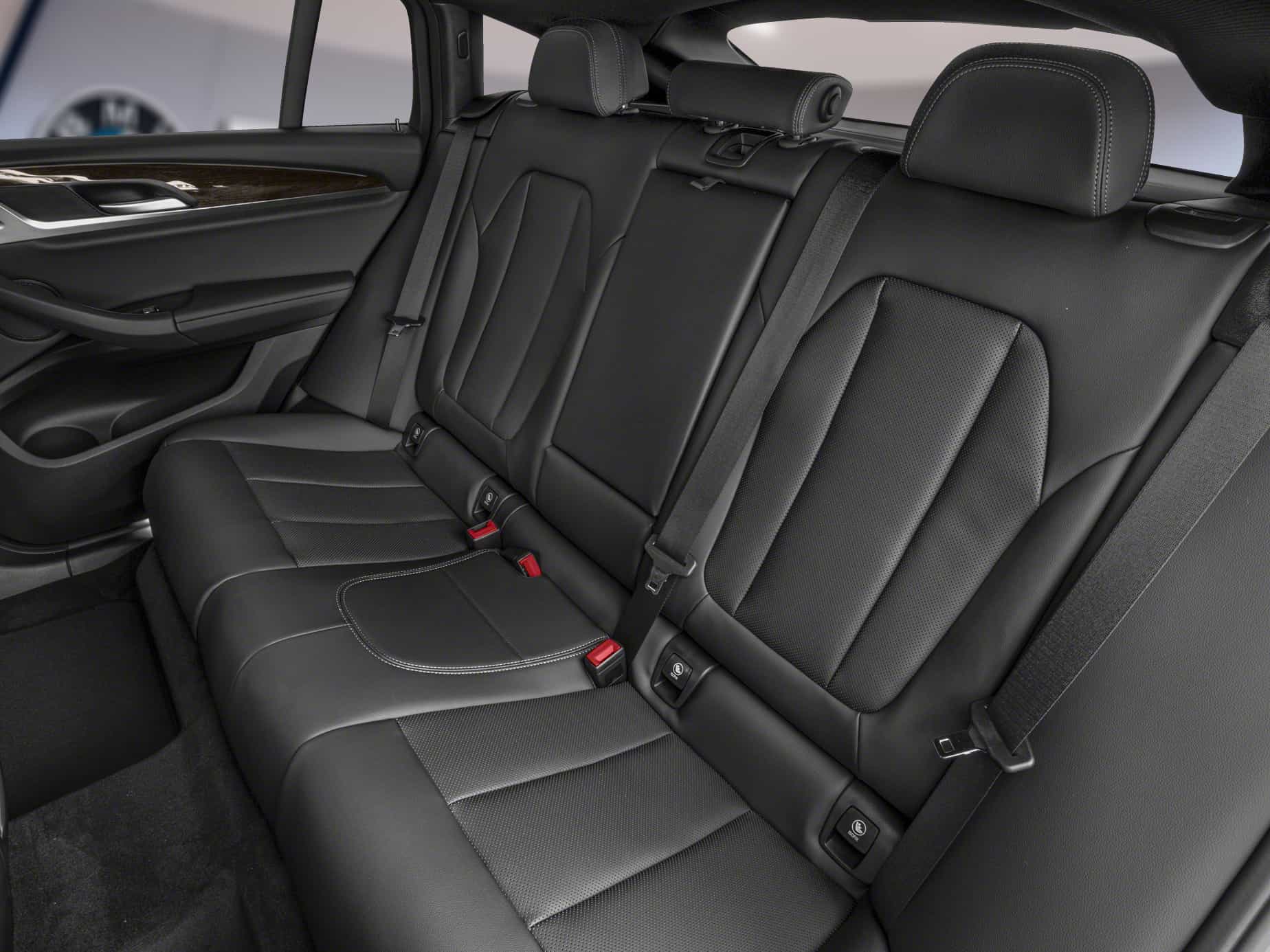 2025 BMW X4 xDrive30i M Sport Edition - Image 9