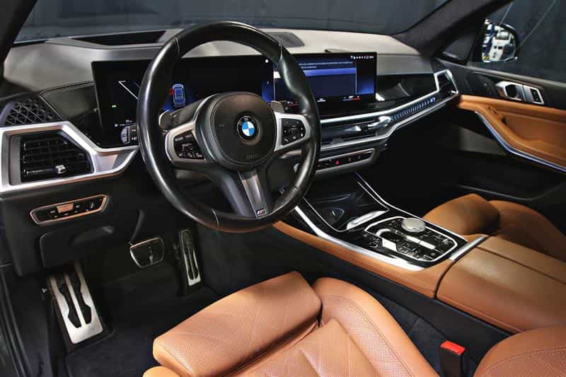2023 BMW X7 xDrive40i M Sport Package - Image 11