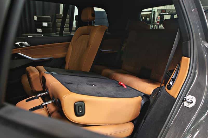 2023 BMW X7 xDrive40i M Sport Package - Image 18