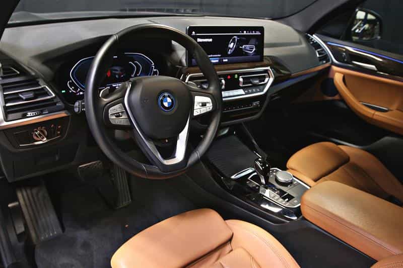 2024 BMW X3 xDrive30e hybride Premium Essential Package - Image 11