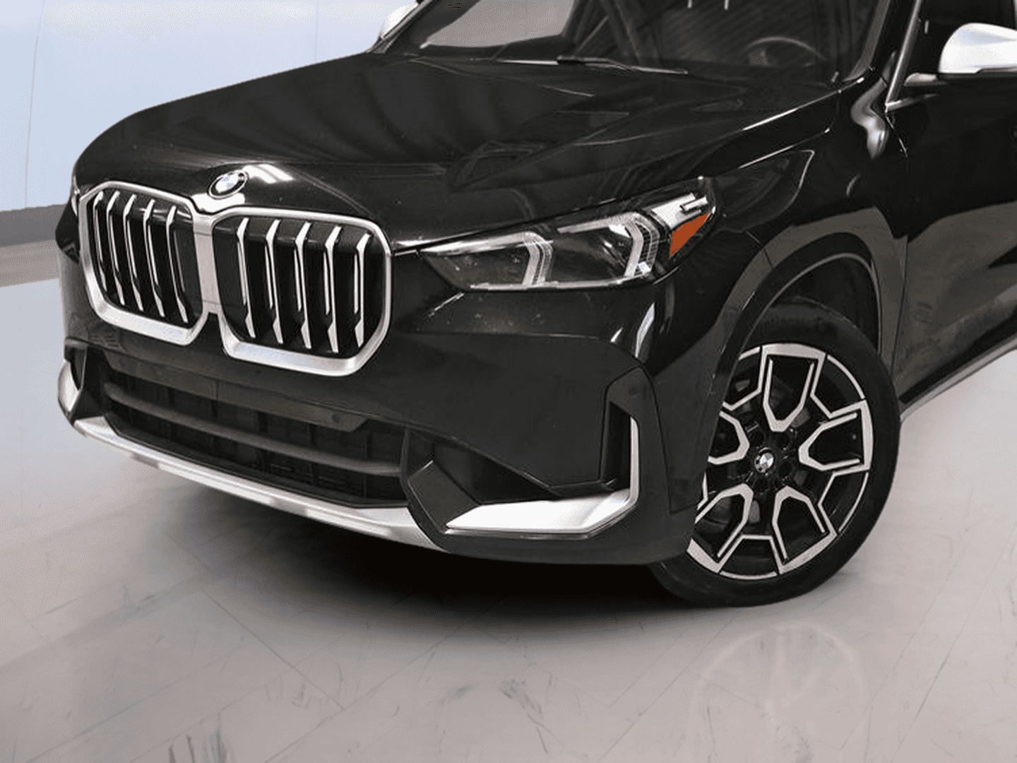 2023 BMW X1 xDrive28i Premium Essential Package - Image 2