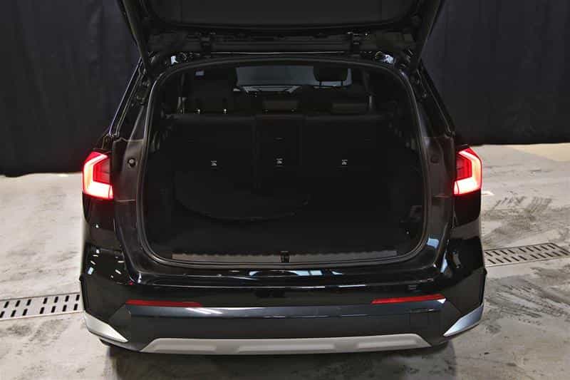 2023 BMW X1 xDrive28i Premium Essential Package - Image 9