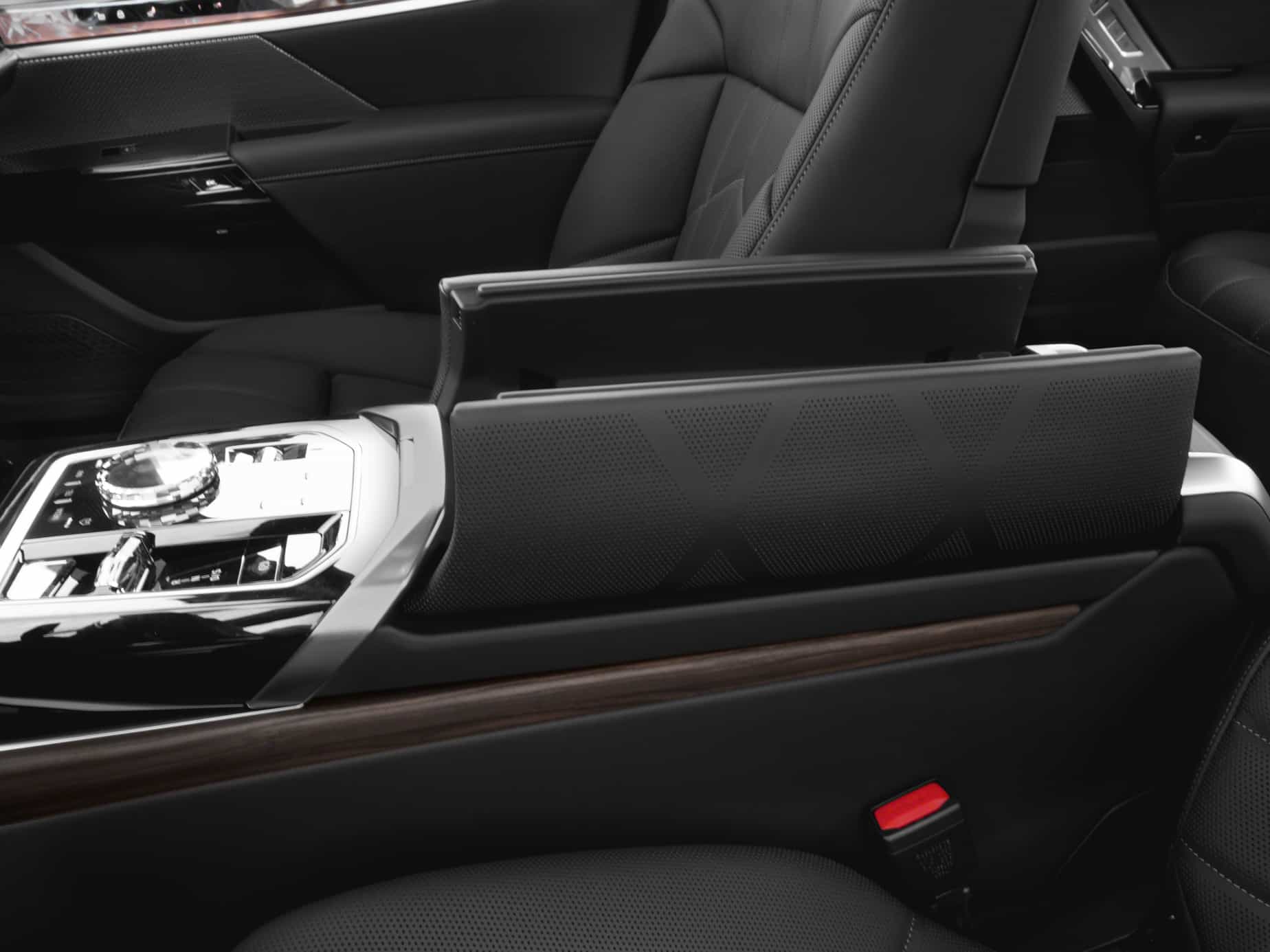 2026 BMW 760 xDrive Sedan - Image 10