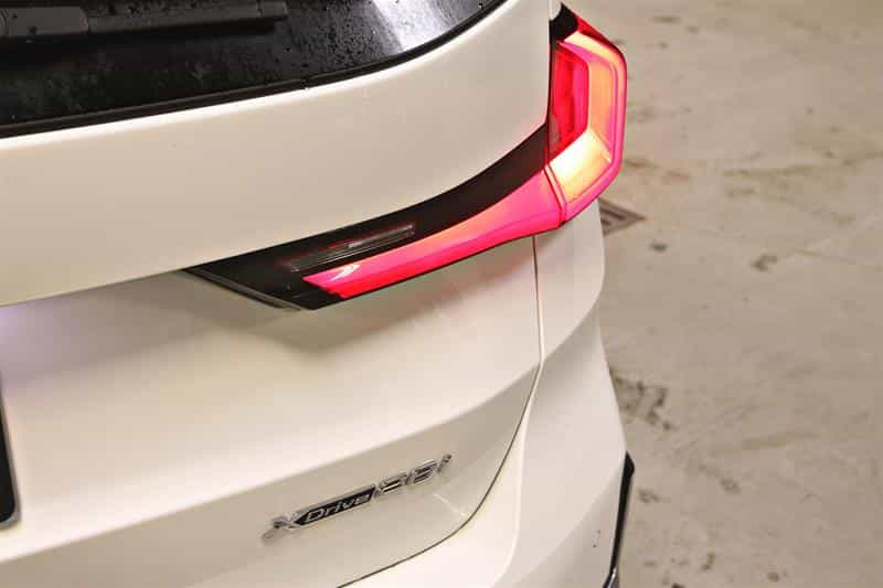 2023 BMW X1 xDrive28i Premium Essential Package - Image 8