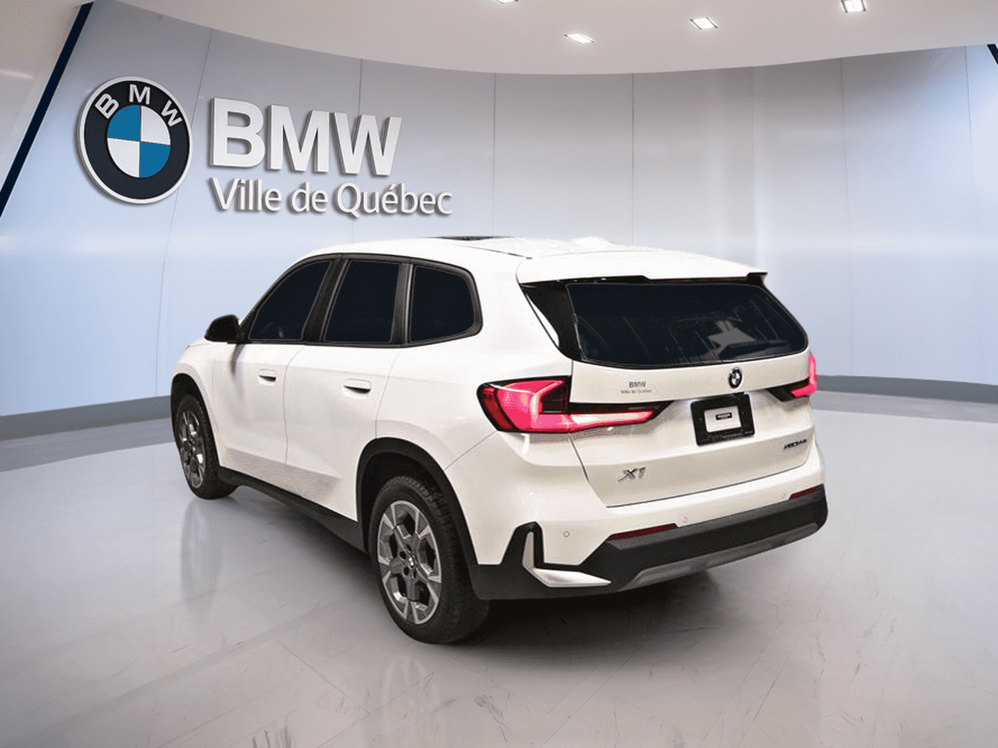 2023 BMW X1 xDrive28i Premium Essential Package - Image 9