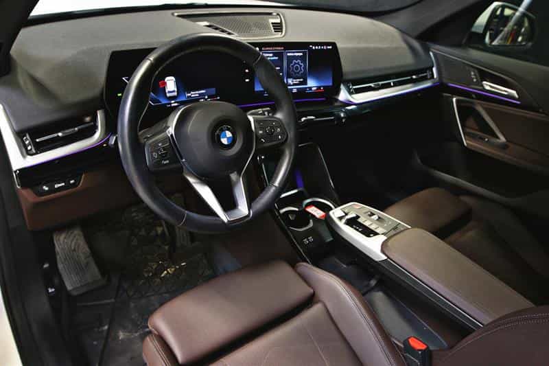 2023 BMW X1 xDrive28i Premium Essential Package - Image 10