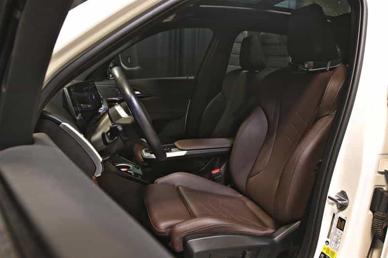 2023 BMW X1 xDrive28i Premium Essential Package - Image 15