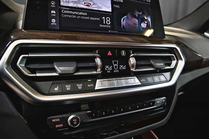 2022 BMW X4 xDrive30i coupé dactivités sportives - Image 13