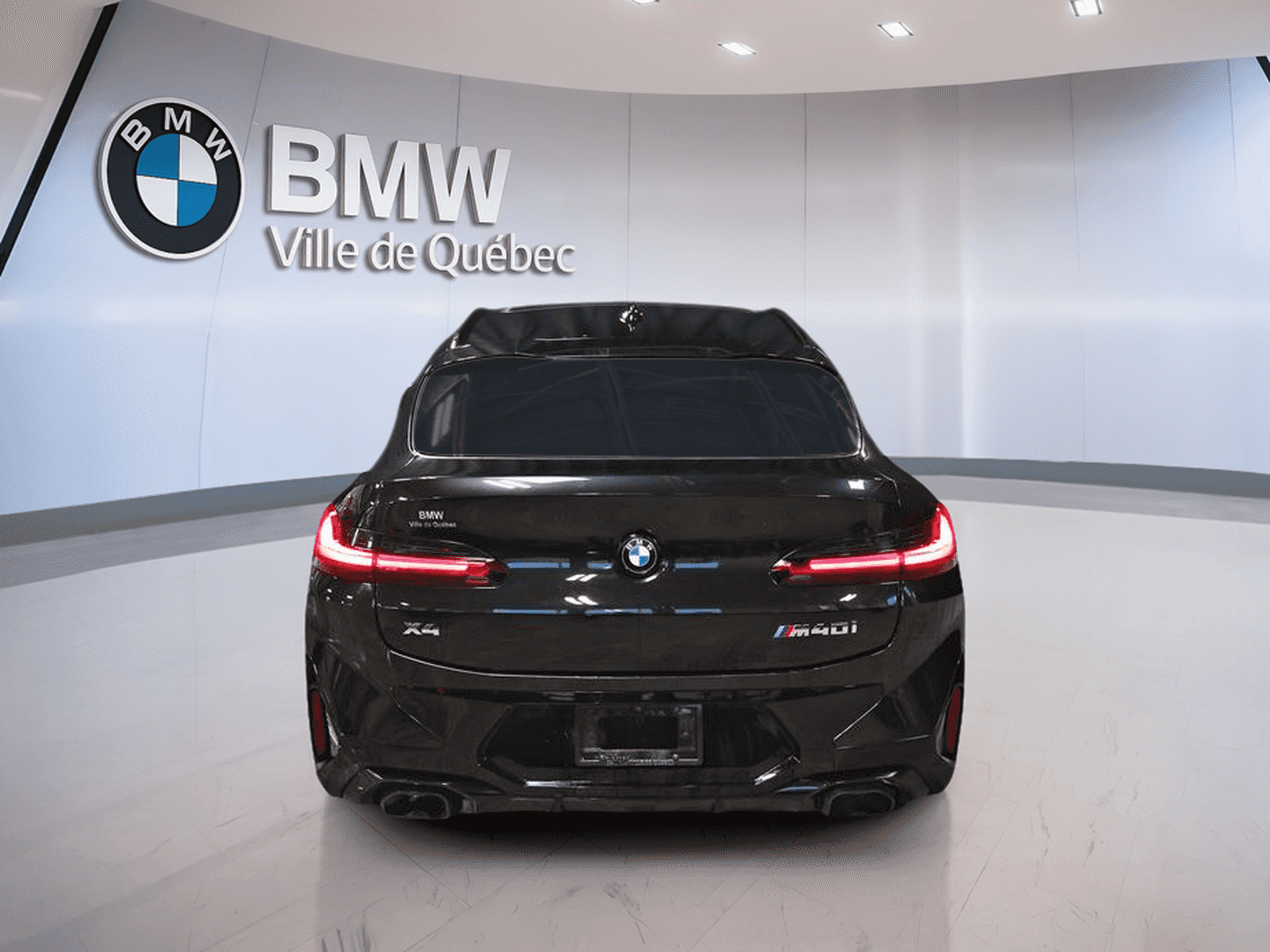2023 BMW X4 M40i coupé Premium Essential Package - Image 7