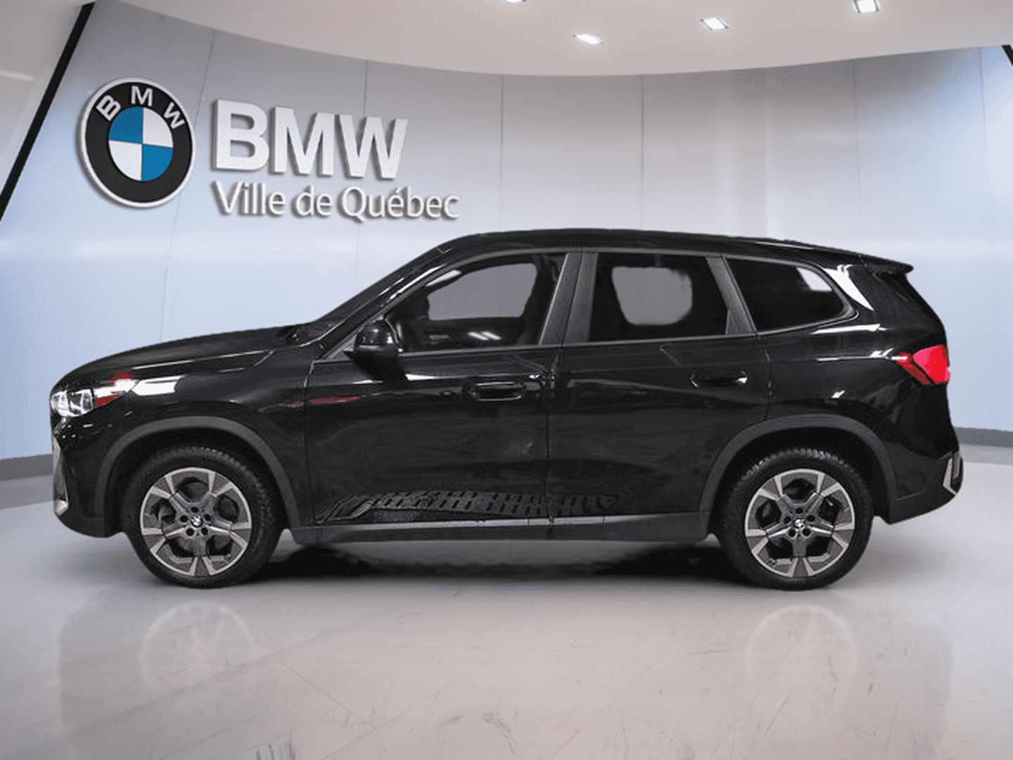 2024 BMW X1 xDrive28i Premium Essential Package - Image 5