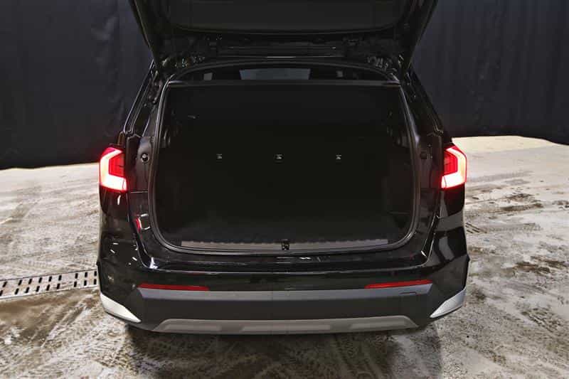 2024 BMW X1 xDrive28i Premium Essential Package - Image 9