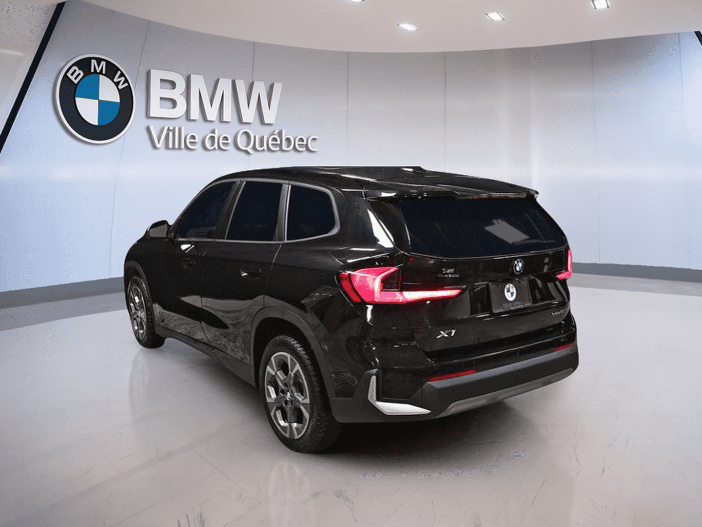 2024 BMW X1 xDrive28i Premium Essential Package - Image 10
