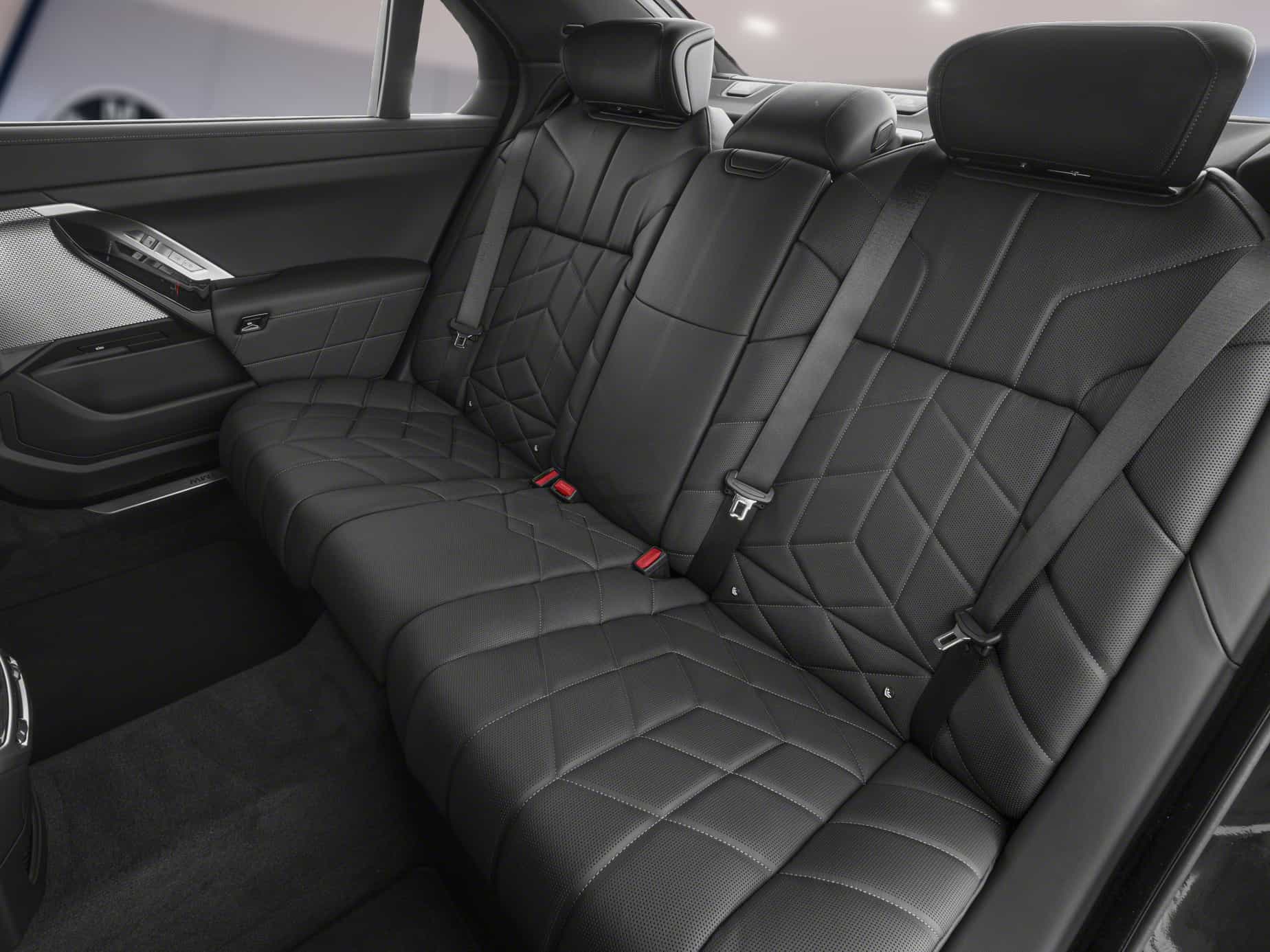 2026 BMW I7 xDrive60 Sedan - Image 9