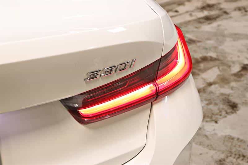 2023 BMW 3 Series 330i xDrive berline - Image 8